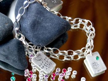 PAW of Sweden Bracelet Swarovski Unique with pink stone