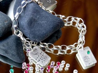 PAW of Sweden Bracelet Swarovski Unique with green stone