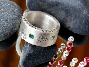 PAW of Sweden Ring Swarovski Unique green